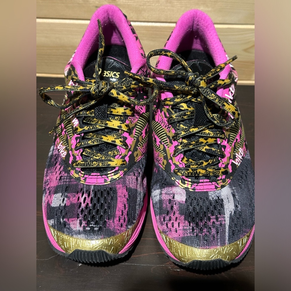 ASICS Gel Noosa Tri 10 sneakers. October is breast cancer awareness month!